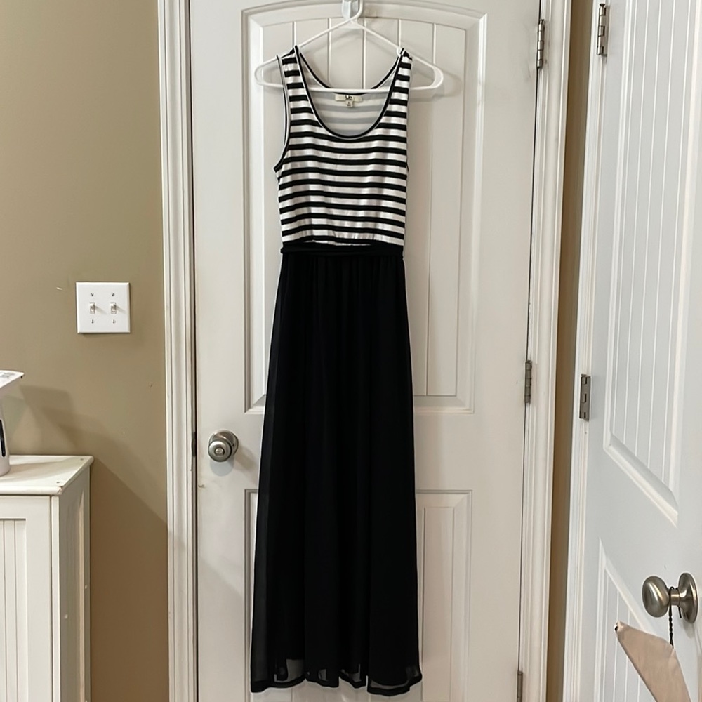YA Los Angeles large black/white dress